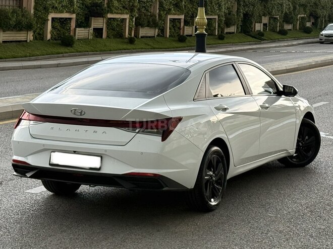 Hyundai Elantra-6