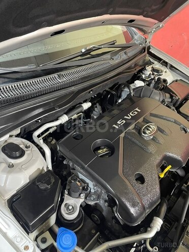 Hyundai Accent-11