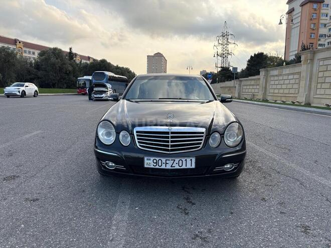 Mercedes E 220-1