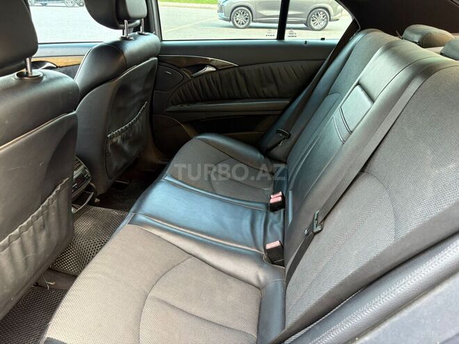 Mercedes E 220-13