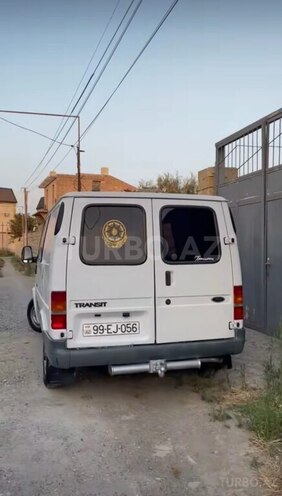 Ford Transit-10