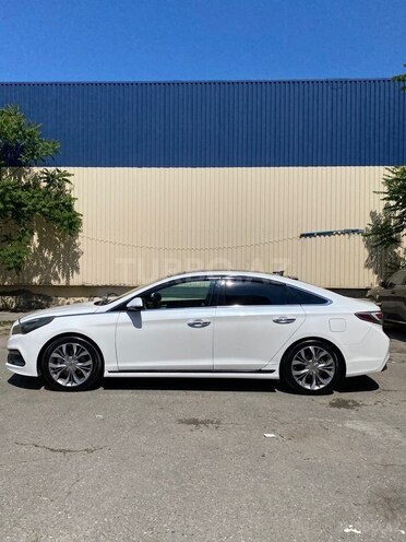 Hyundai Sonata-5