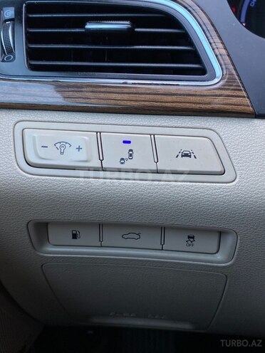 Hyundai Sonata-9