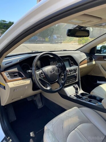 Hyundai Sonata-8