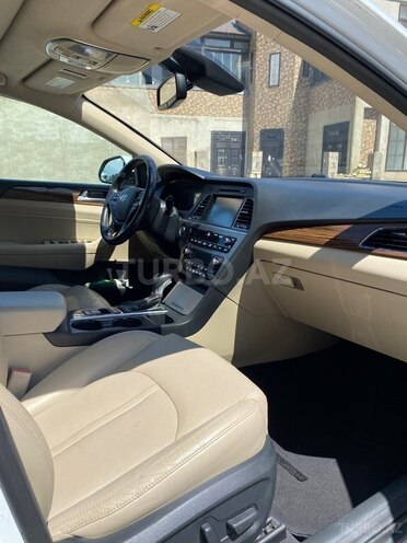 Hyundai Sonata-10