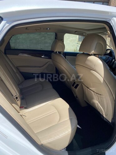 Hyundai Sonata-12