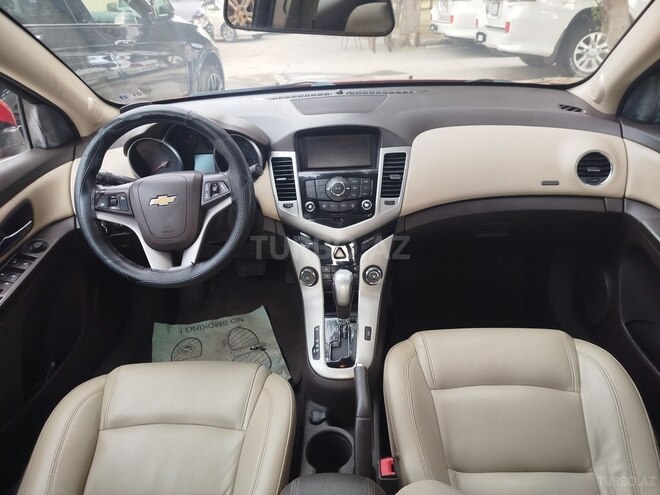 Chevrolet Cruze-10