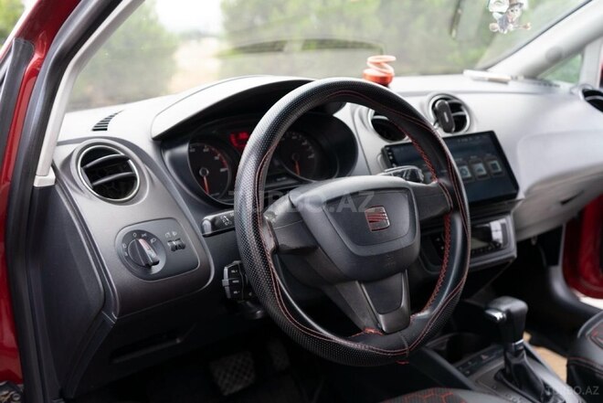 SEAT Ibiza-11