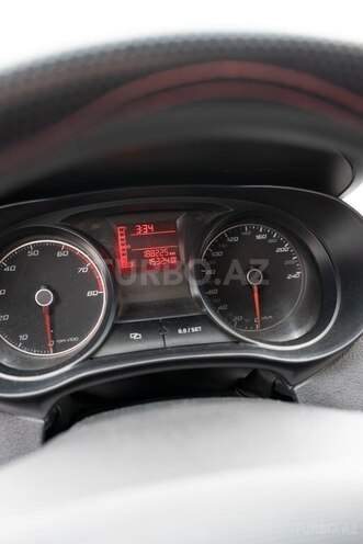 SEAT Ibiza-10
