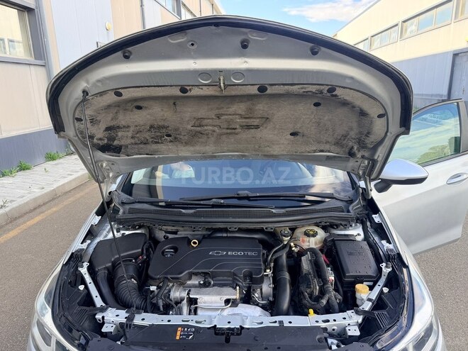 Chevrolet Cruze-12