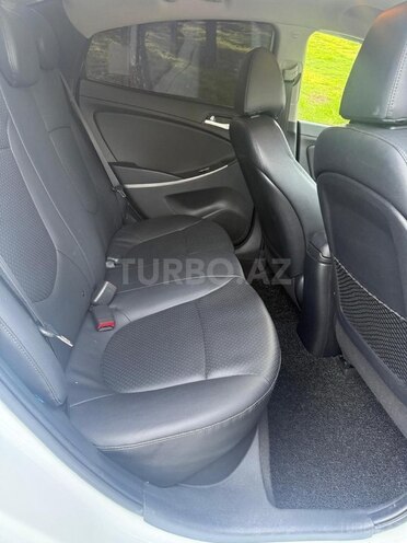 Hyundai Accent-6