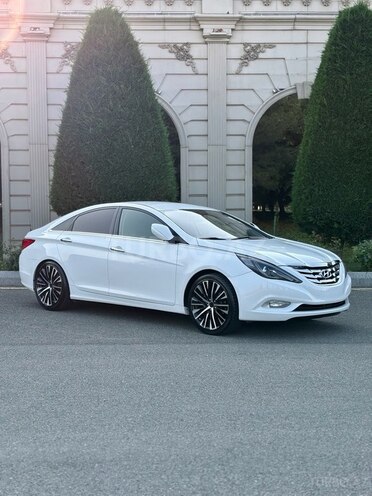 Hyundai Sonata-2