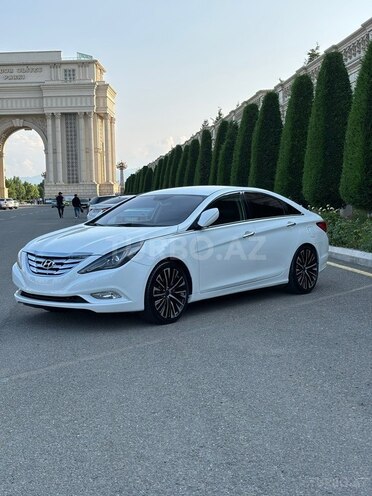 Hyundai Sonata-5