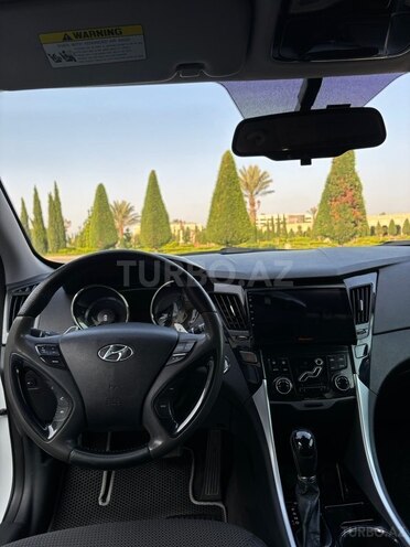 Hyundai Sonata-10