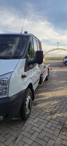Ford Transit-4