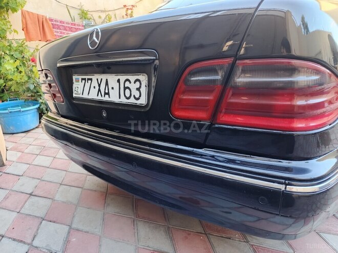 Mercedes E 270-2