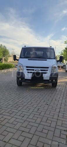 Ford Transit-6