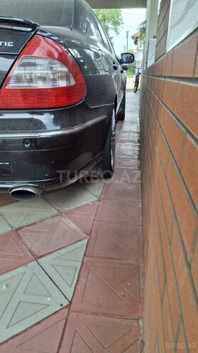 Mercedes E 280-6