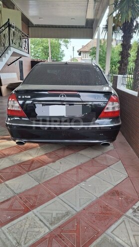Mercedes E 280-2