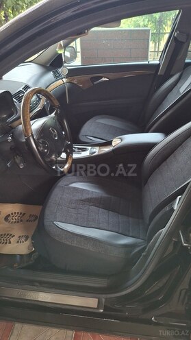 Mercedes E 280-17