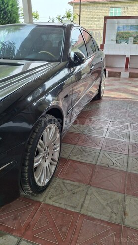Mercedes E 280-9