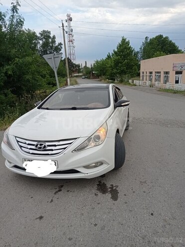 Hyundai Sonata-1