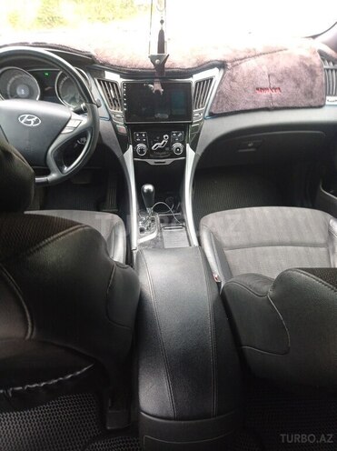 Hyundai Sonata-8