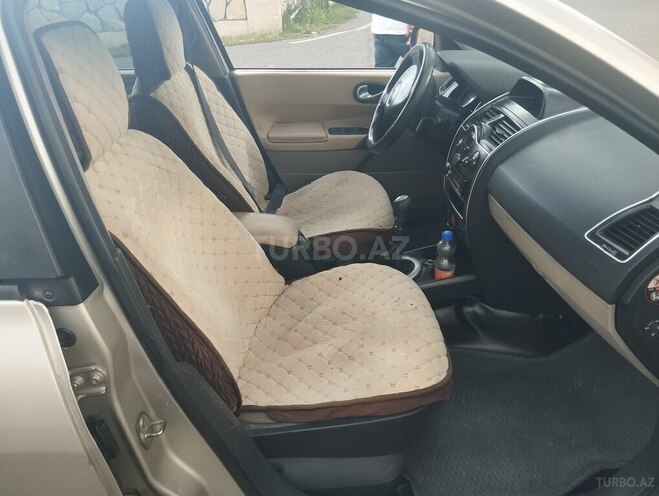 Renault Megane-16