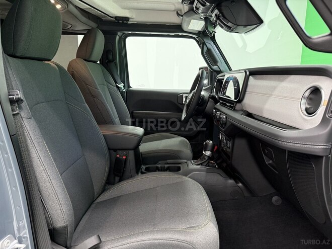 Jeep Wrangler-11