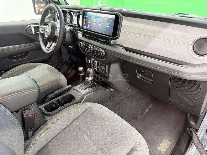 Jeep Wrangler-10