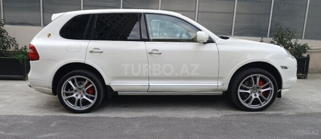 Porsche Cayenne Turbo S-5