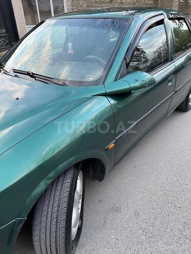 Opel Vectra-4