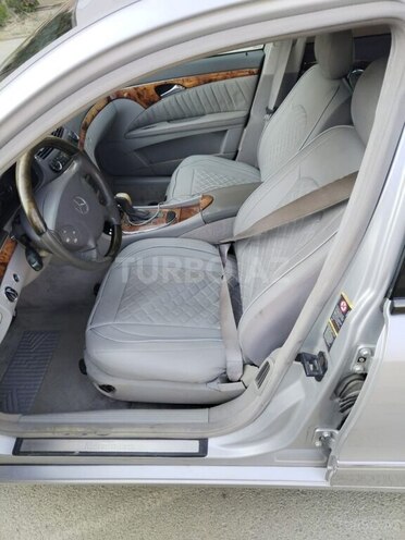 Mercedes E 270-3