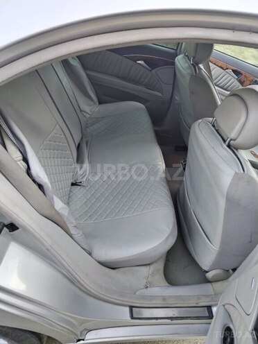 Mercedes E 270-2