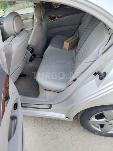 Mercedes E 270-7