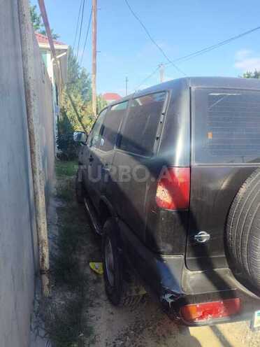 Nissan Terrano-5