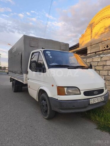Ford Transit-6