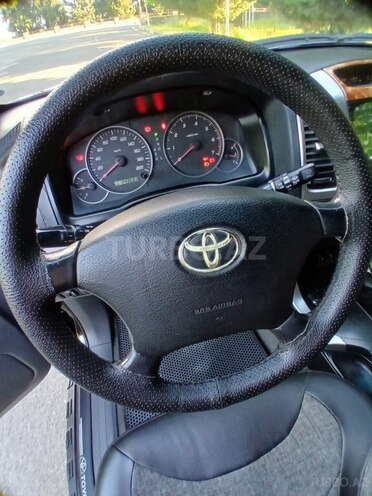 Toyota Land Cruiser Prado-8