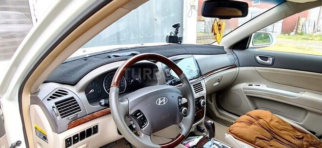 Hyundai Sonata-8