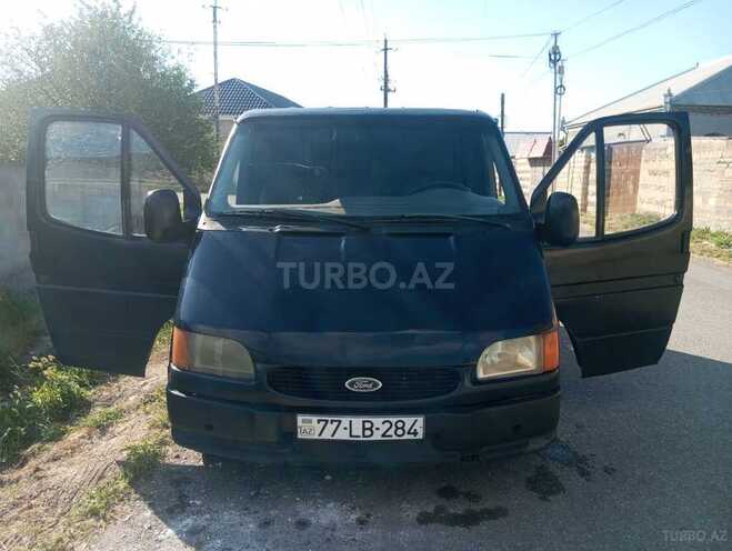 Ford Transit-1