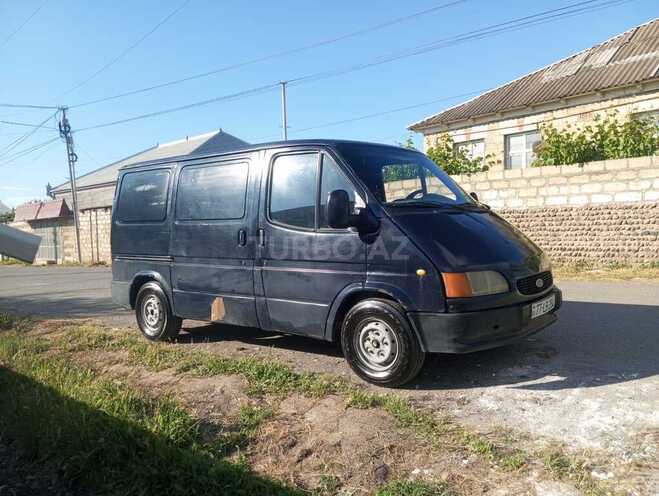 Ford Transit-2