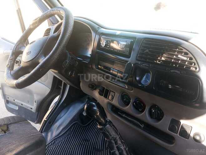 Ford Transit-5