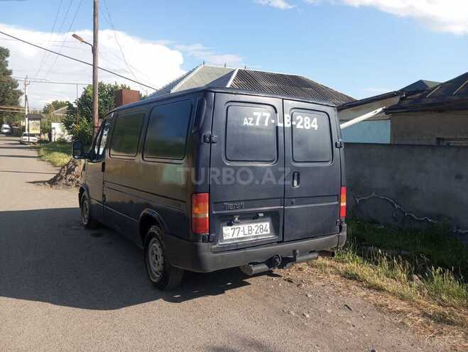 Ford Transit-3