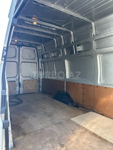 Ford Transit-8
