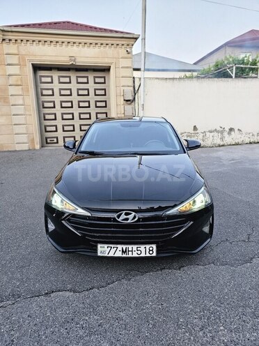 Hyundai Elantra-1
