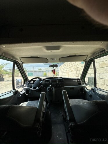 Ford Transit-6