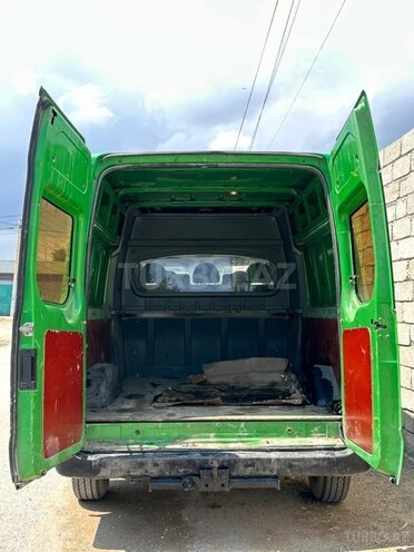 Ford Transit-9