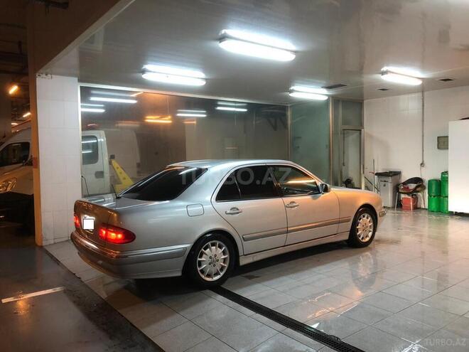 Mercedes E 240-5