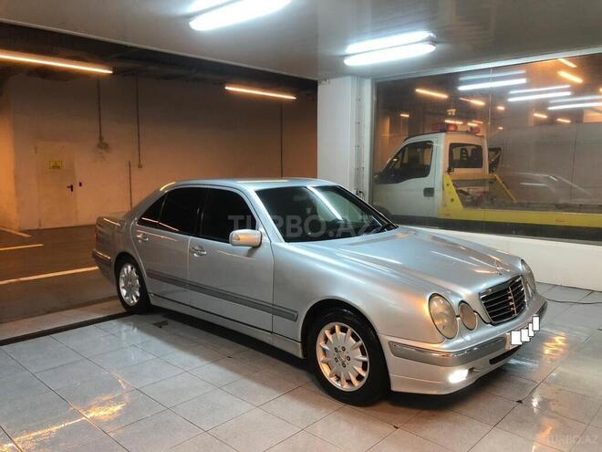 Mercedes E 240-3
