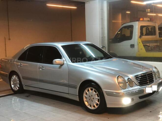 Mercedes E 240-4